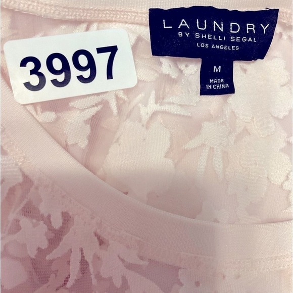 Laundry By Shelli Segal Burn Out Top In Open soft Pink size M - Picture 3 of 5